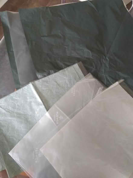 Photo of free 5 plastic/paper sets of bouquet wrapping (Millhouses S7) #1