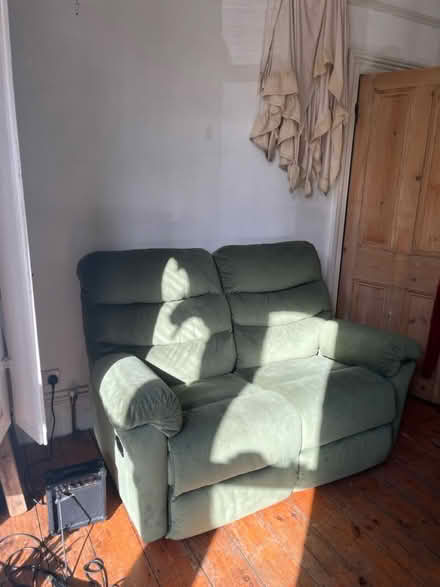 Photo of free Velvet Green Recliner Sofa (Finsbury Park / Crouch Hill) #2