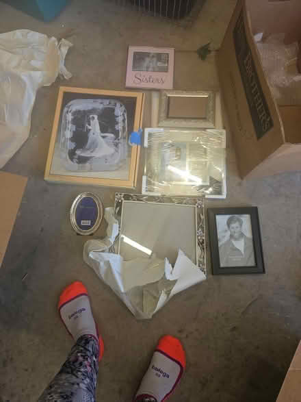 Photo of free Misc picture frames all new (Haymarket Va) #1