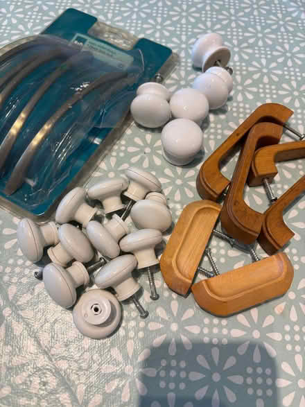 Photo of free Drawer knobs & handles (Bexleyheath DA6) #1