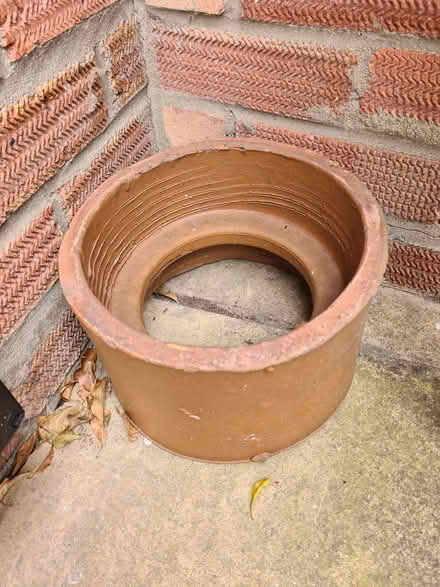 Photo of free Old chimney pots (Goldington MK41) #3