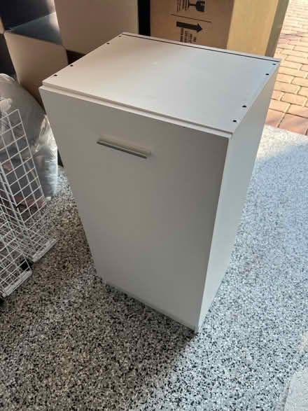Photo of free Cabinet, white, no back (Oviedo) #1