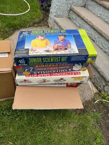 Photo of free Kids games, puzzles & science sets (Forest Hills) #4