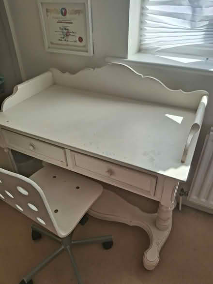 Photo of free Kids desk and chair (TN4) #1