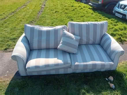Photo of free 2-3 seater sofa (Leasowe CH46) #1