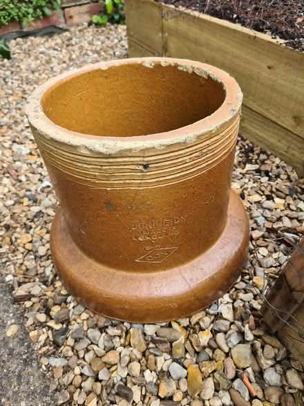 Photo of free Old chimney pots (Goldington MK41) #1