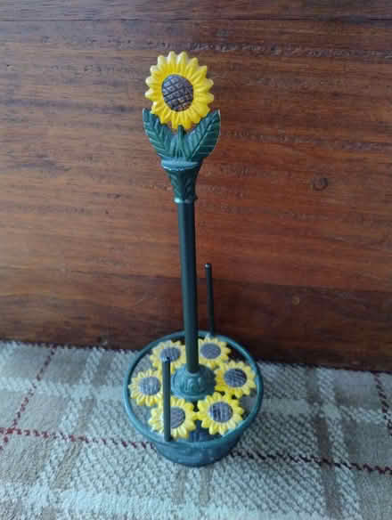 Photo of free Kitchen roll holder (Bridlington YO15) #1