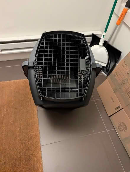 Photo of free Dog Crate (Small) (Spring Hill/Porter Square) #2