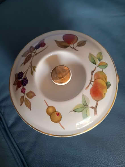 Photo of free Royal Worcester 7" casserole dish (Hayling Island PO11) #3