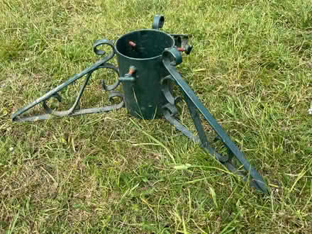 Photo of free Christmas tree stand (CT10) #1