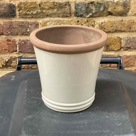 Photo of free Glazed plant pot (Beaconsfield HP9) #2