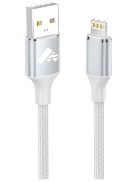 Photo of iPhone charging cable (Gipton LS9) #1