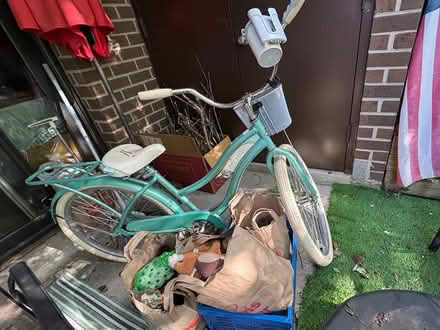 Photo of free Moving lots of free furniture (7332 Tavenner Ln Apt 1-A 22306) #4