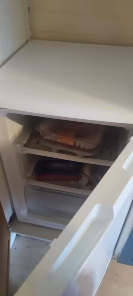 Photo of free fridge and freezer (Abbeyhill EH7) #2