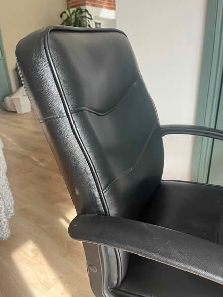 Photo of free Desk Chair No2 (TN26) #2