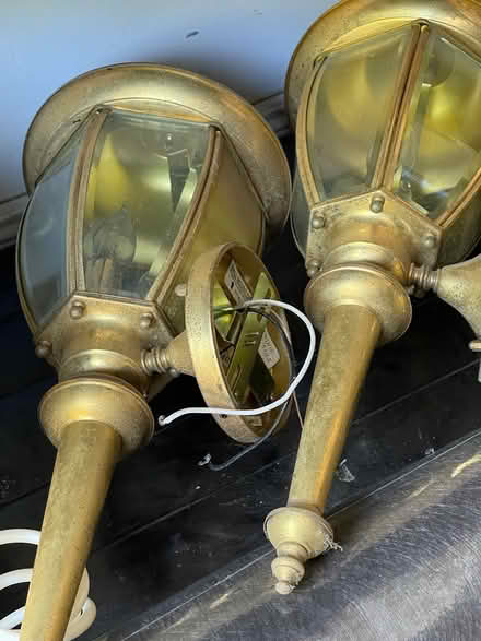 Photo of free 4 outdoor lights (Quito rd) #1