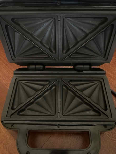 Photo of free Breville sandwich toaster (De Parys MK40) #2