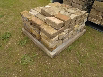 Photo of free Old Bricks (approx 100) (Welwyn AL6) #1