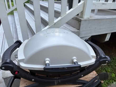Photo of free table top BBQ and BBQ stand (Poulsbo) #1