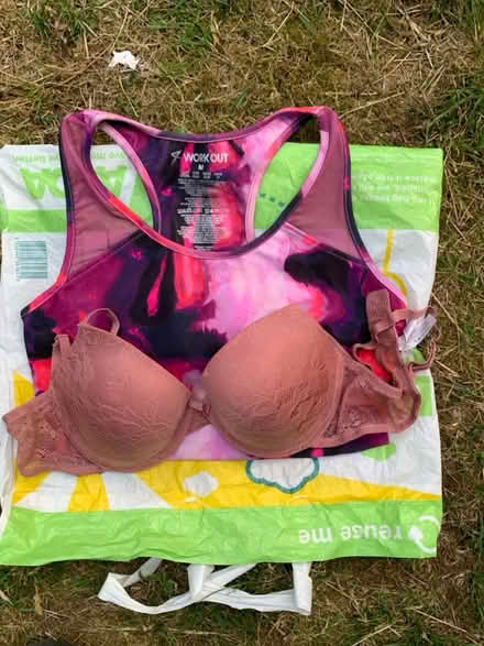 Photo of free Bras and tops (AL2 / SG6) #3