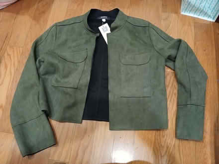 Photo of free long-sleeve top layer short jacket (Mountain View near downtown) #1