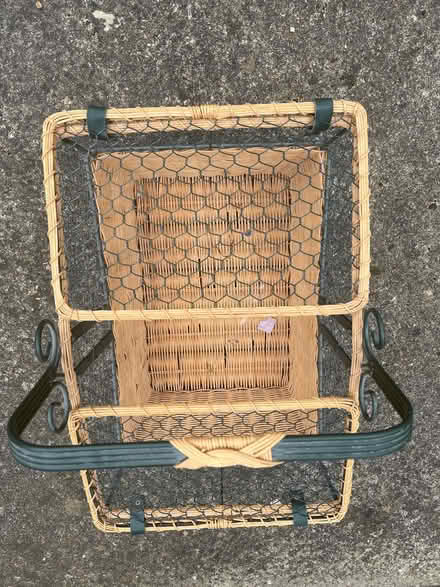 Photo of free 2 Baskets suitable for hampers (Brickhill MK41) #4