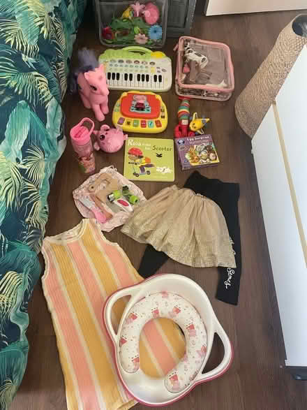 Photo of free 2-3 year toys & girls clothes (Leytonstone E11) #1