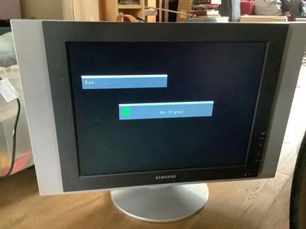 Photo of free 20 inch Samsung TV with speaker (Brampton S40) #2