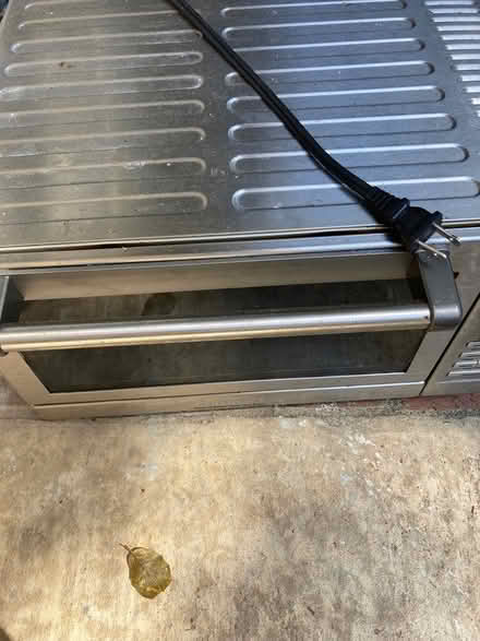 Photo of free Large sturdy toaster oven (Foothill Boulevard Cupertino) #1