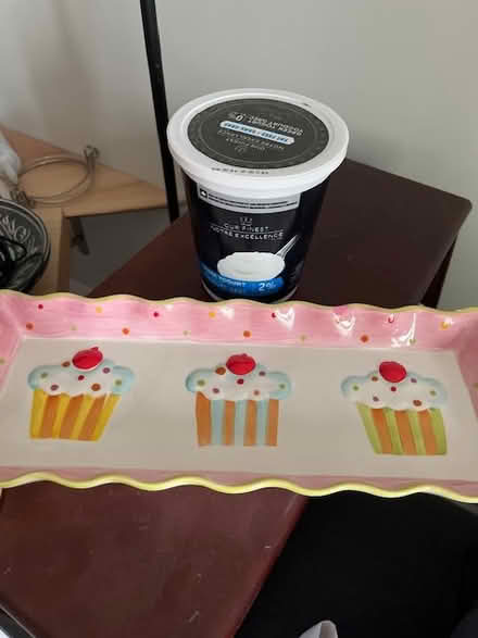 Photo of free cupcake plate (Golden Triangle) #1