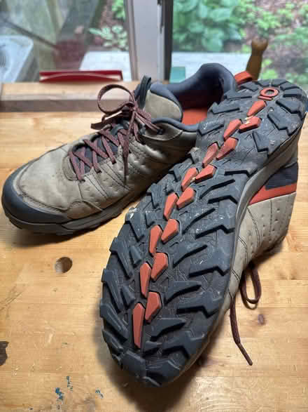 Photo of free Men’s 11.5 hiking shoe Oboz (Davidsonville) #1
