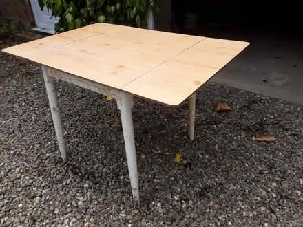 Photo of free 6 person kitchen table (Hook-a-Gate SY3) #1