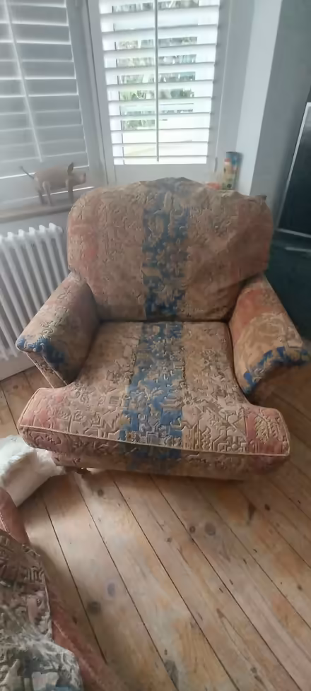 Photo of free Sofa and 2x Armchairs (Woodbridge IP12) #1
