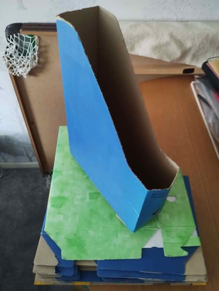 Photo of free Magazine files, cardboard (Amersham HP7) #1