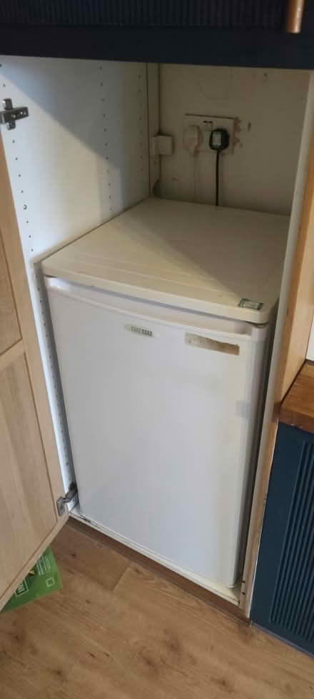 Photo of free fridge and freezer (Abbeyhill EH7) #3