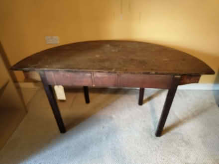 Photo of free Table (Eynsham OX29) #1