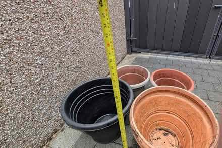 Photo of free plastic garden plant pots (Bare) #1