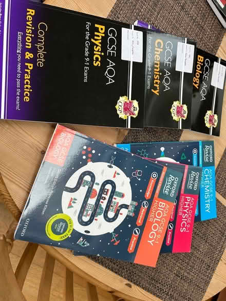 Photo of free AQA Science revision books (Twickenham TW2) #1