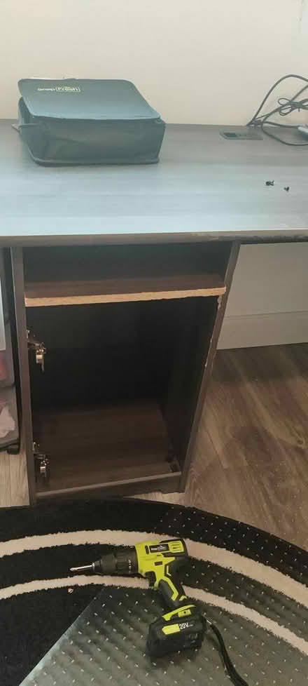 Photo of free L-shaped desk (33176) #3