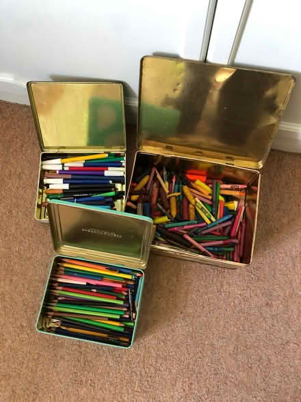 Photo of free Crayons and pencils (Steventon SY8) #1