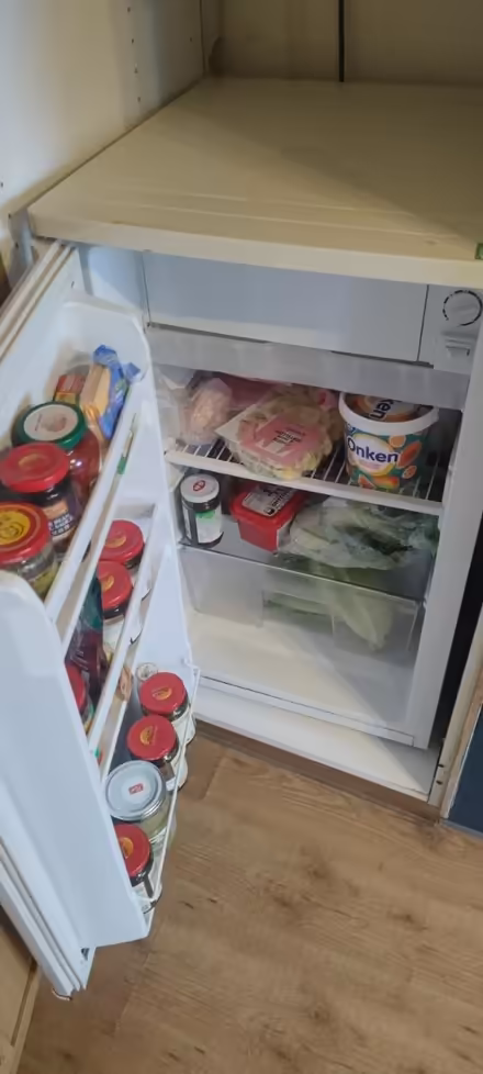 Photo of free fridge and freezer (Abbeyhill EH7) #4
