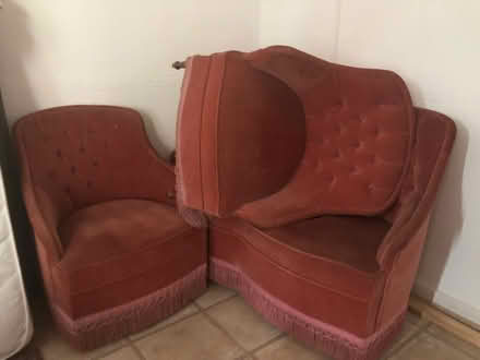 Photo of free 3 piece settee (Sutton SM2) #1
