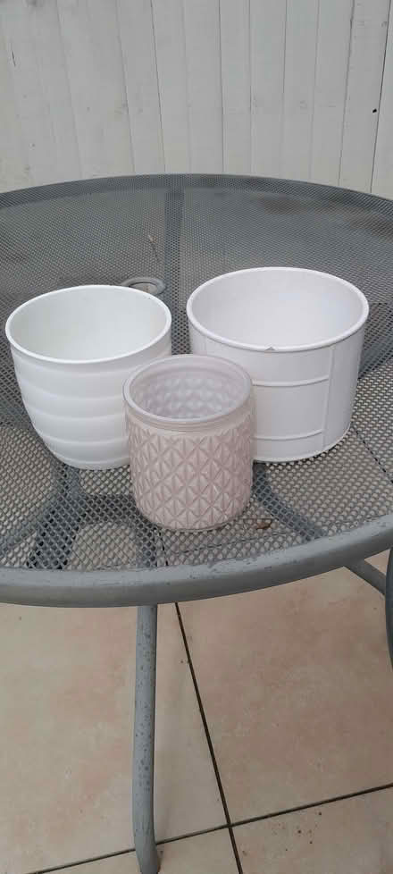 Photo of free 3 Indoor plant pots (Whitegrove RG42) #1