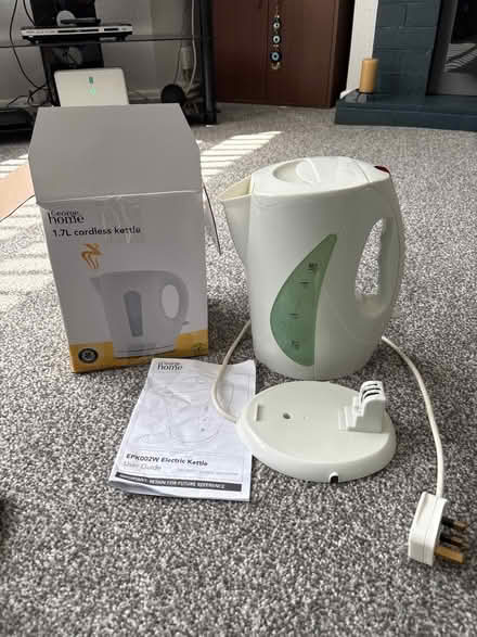 Photo of free White Cordless Electric Kettle (Derby DE23) #1