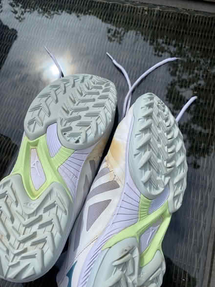 Photo of free Hockey shoes size 7 (Desborough Island TW17) #3