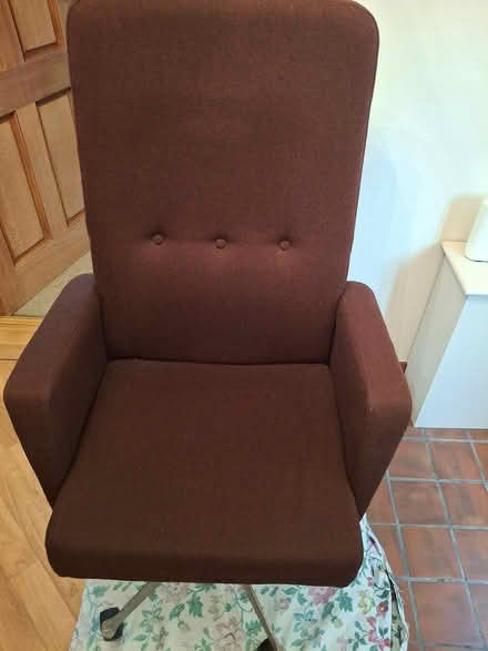 Photo of free Chair on wheels (Newton with scales PR4) #1