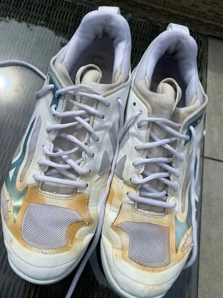 Photo of free Hockey shoes size 7 (Desborough Island TW17) #1
