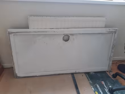 Photo of free Shower tray & screen (TR1) #1