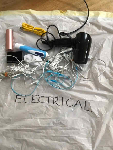 Photo of free Bag of electrical bits (Summertown OX2) #1