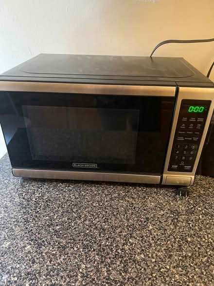 Photo of free Black + Decker Microwave (Flatbush/PLG) #1